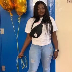 Meet your Posher, Abigail